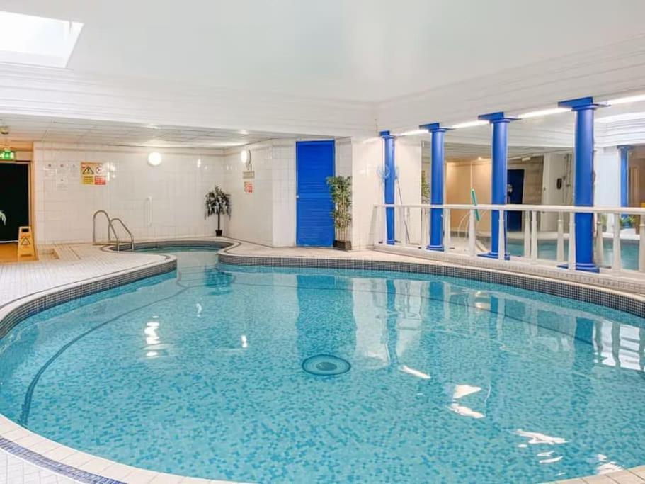 Strathmore Apt Scarborough, Pool, Gym, Parking Exterior photo
